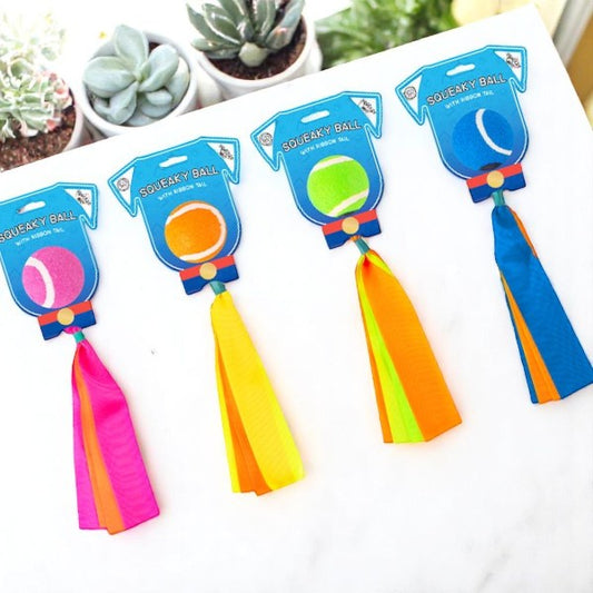 SQUEAKY RIBBON TAIL TENNIS BALL DOG TOY